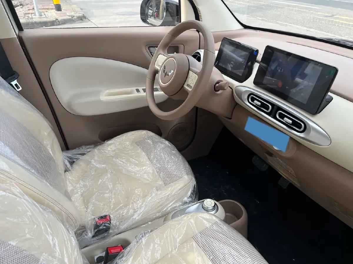 2025 WuLing HongGuang MINI EV BEV 16.2KWH,autocango,china used car exporter,china ev exporter,chinese used car exporter,chinese used ev exporter