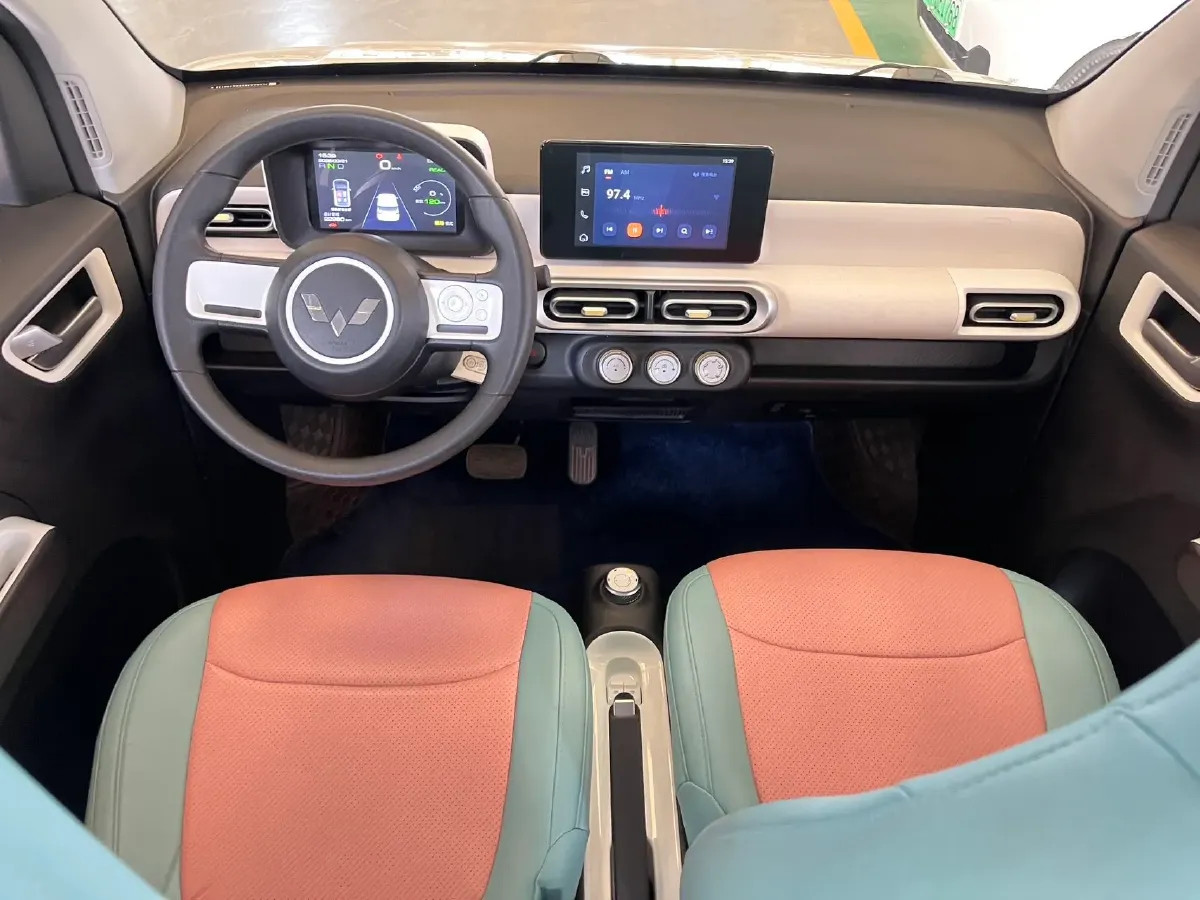 2024 WuLing HongGuang MINI EV BEV 17.3KWH,autocango,china used car exporter,china ev exporter,chinese used car exporter,chinese used ev exporter