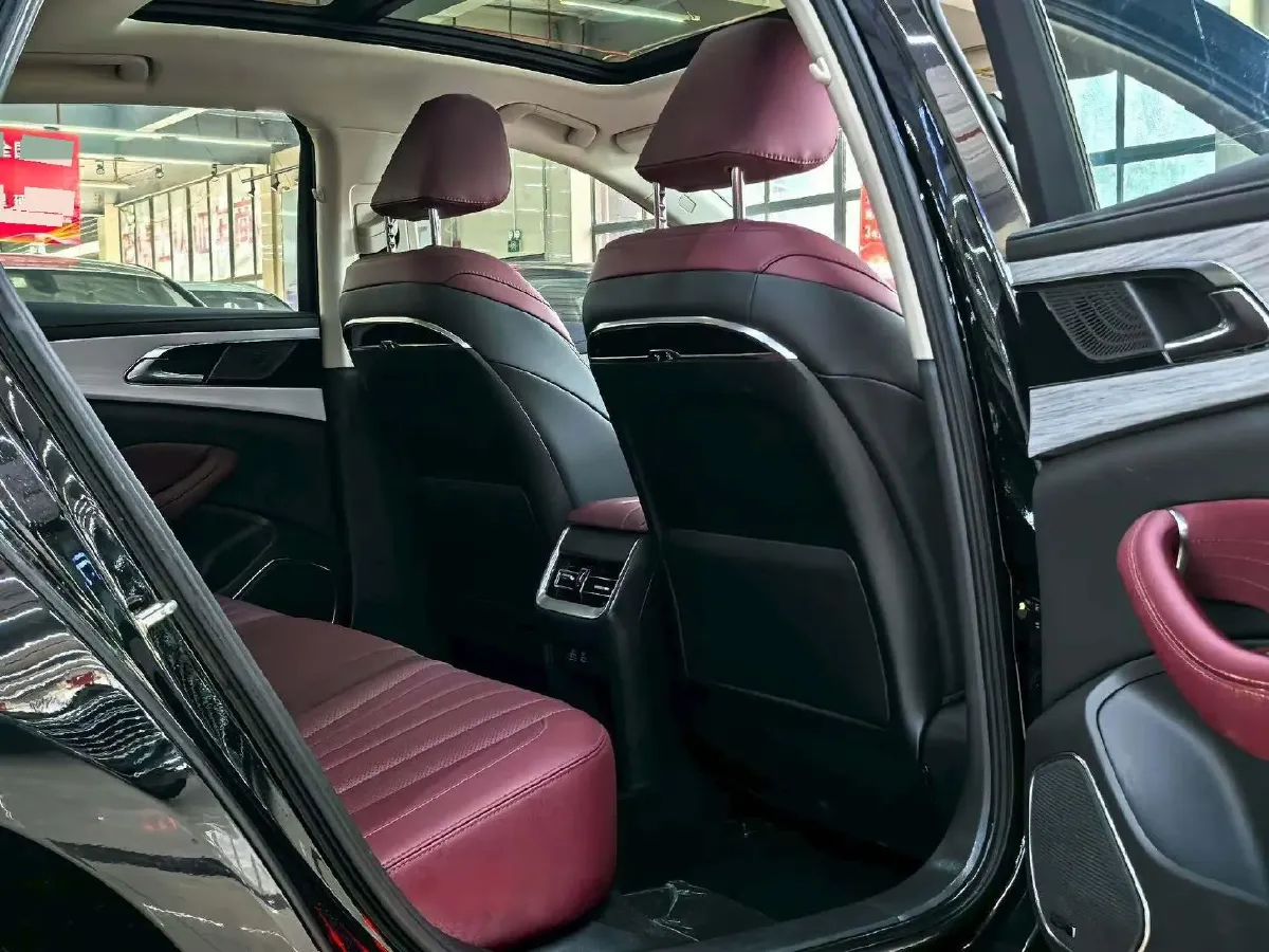 2025 HongQi H5 1.5T 169HP L4 7DCT,autocango,china used car exporter,china ev exporter,chinese used car exporter,chinese used ev exporter