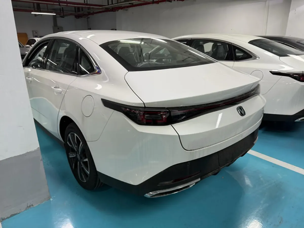 2024 ChangAn Eado 1.5T 170HP L4 7DCT,autocango,china used car exporter,china ev exporter,chinese used car exporter,chinese used ev exporter