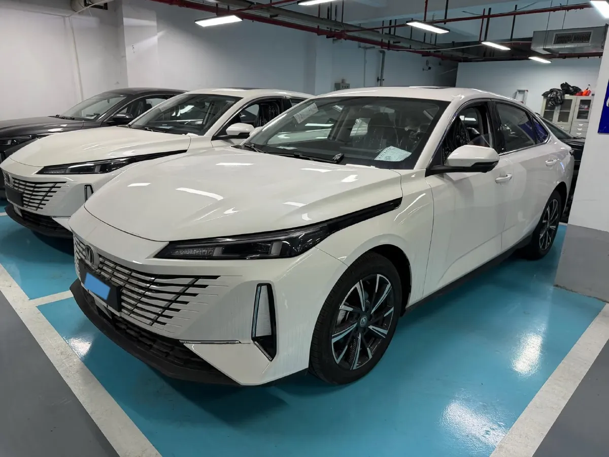 2024 ChangAn Eado 1.5T 170HP L4 7DCT,autocango,china used car exporter,china ev exporter,chinese used car exporter,chinese used ev exporter