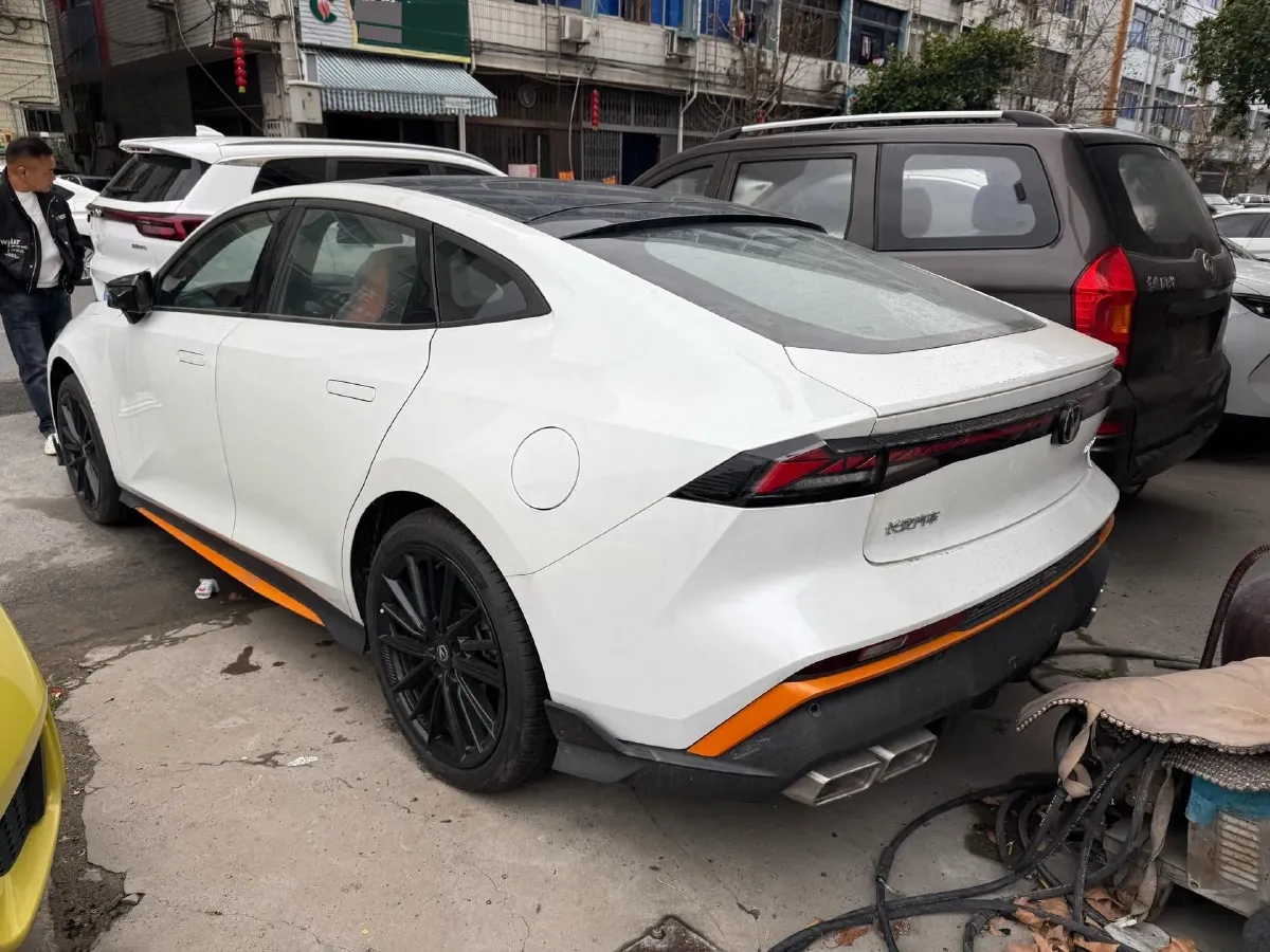 2025 ChangAn UNI-V 1.5T 192HP L4 7DCT,autocango,china used car exporter,china ev exporter,chinese used car exporter,chinese used ev exporter