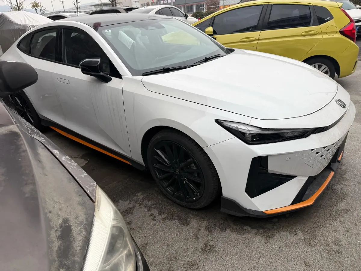 2025 ChangAn UNI-V 1.5T 192HP L4 7DCT,autocango,china used car exporter,china ev exporter,chinese used car exporter,chinese used ev exporter