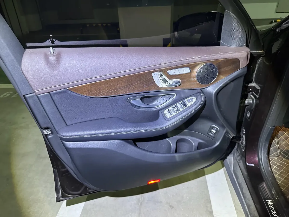 2021 Mercedes-Benz GLC Class 2.0T 197HP L4 9AT,autocango,china used car exporter,china ev exporter,chinese used car exporter,chinese used ev exporter