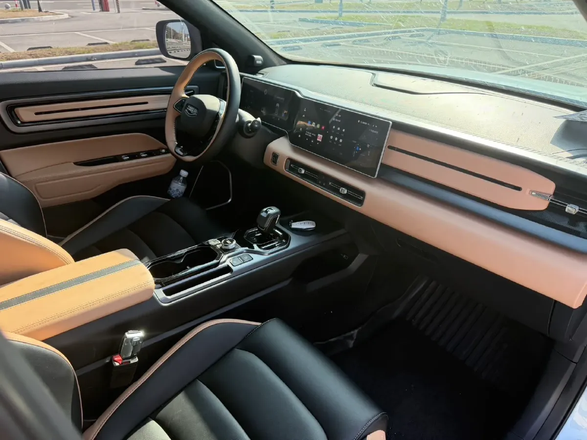 2023 Geely ICON 1.5T 181HP L4 7DCT,autocango,china used car exporter,china ev exporter,chinese used car exporter,chinese used ev exporter