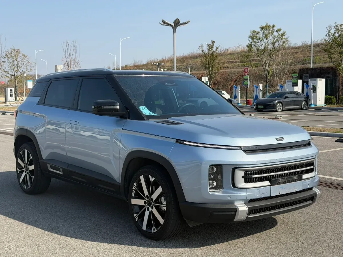 2023 Geely ICON 1.5T 181HP L4 7DCT,autocango,china used car exporter,china ev exporter,chinese used car exporter,chinese used ev exporter