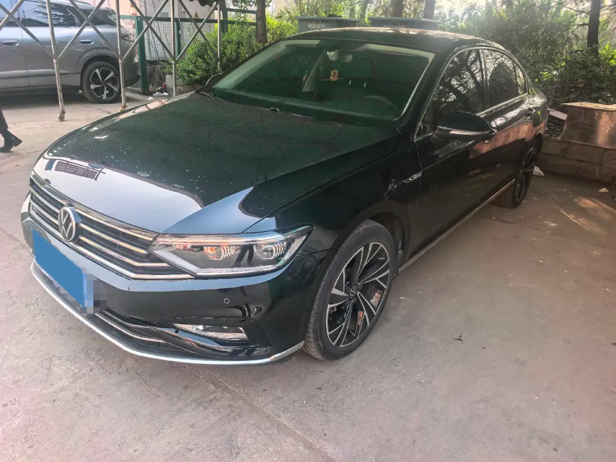 2020 Volkswagen Magotan 2.0T 186HP L4 7DCT,autocango,china used car exporter,china ev exporter,chinese used car exporter,chinese used ev exporter