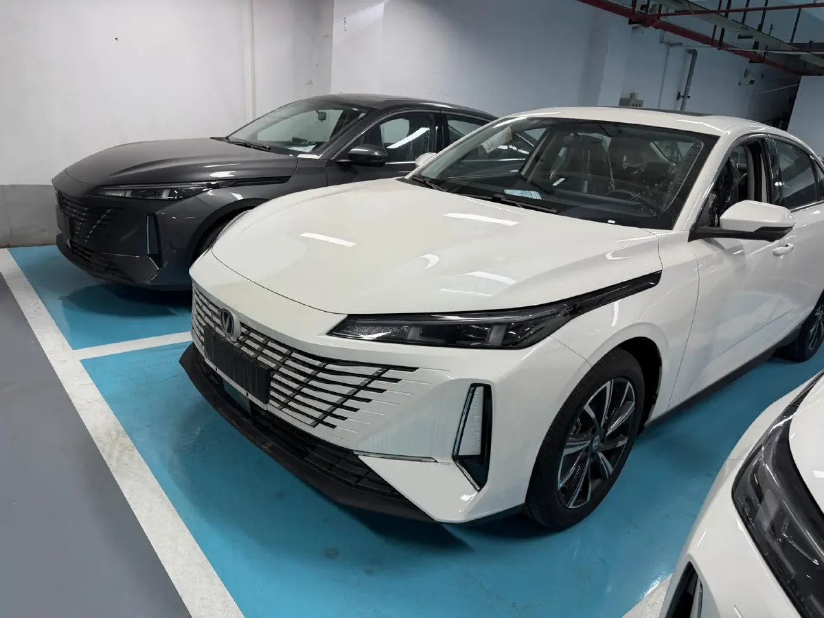 2024 ChangAn Eado 1.5T 170HP L4 7DCT,autocango,china used car exporter,china ev exporter,chinese used car exporter,chinese used ev exporter