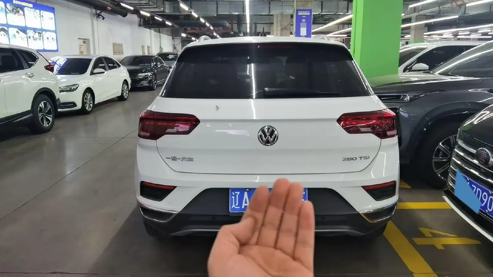 2022 Volkswagen T-Roc 1.4T 150HP L4 7DCT,autocango,china used car exporter,china ev exporter,chinese used car exporter,chinese used ev exporter
