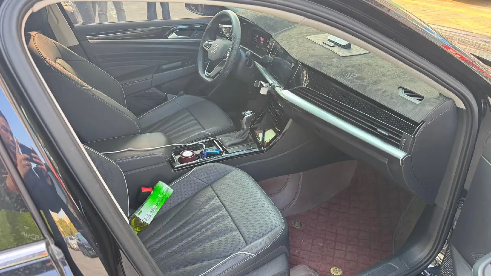 2024 Volkswagen Passat 2.0T 220HP L4 7DCT,autocango,china used car exporter,china ev exporter,chinese used car exporter,chinese used ev exporter