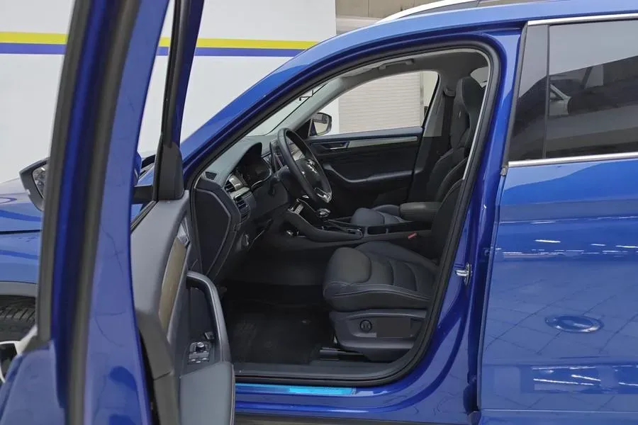 2022 Skoda Kodiak 2.0T 186HP L4 7DCT,autocango,china used car exporter,china ev exporter,chinese used car exporter,chinese used ev exporter