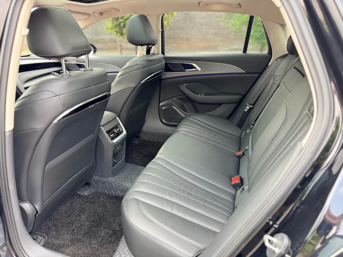 2023 HongQi H5 2.0T 224HP L4 8AT,autocango,china used car exporter,china ev exporter,chinese used car exporter,chinese used ev exporter