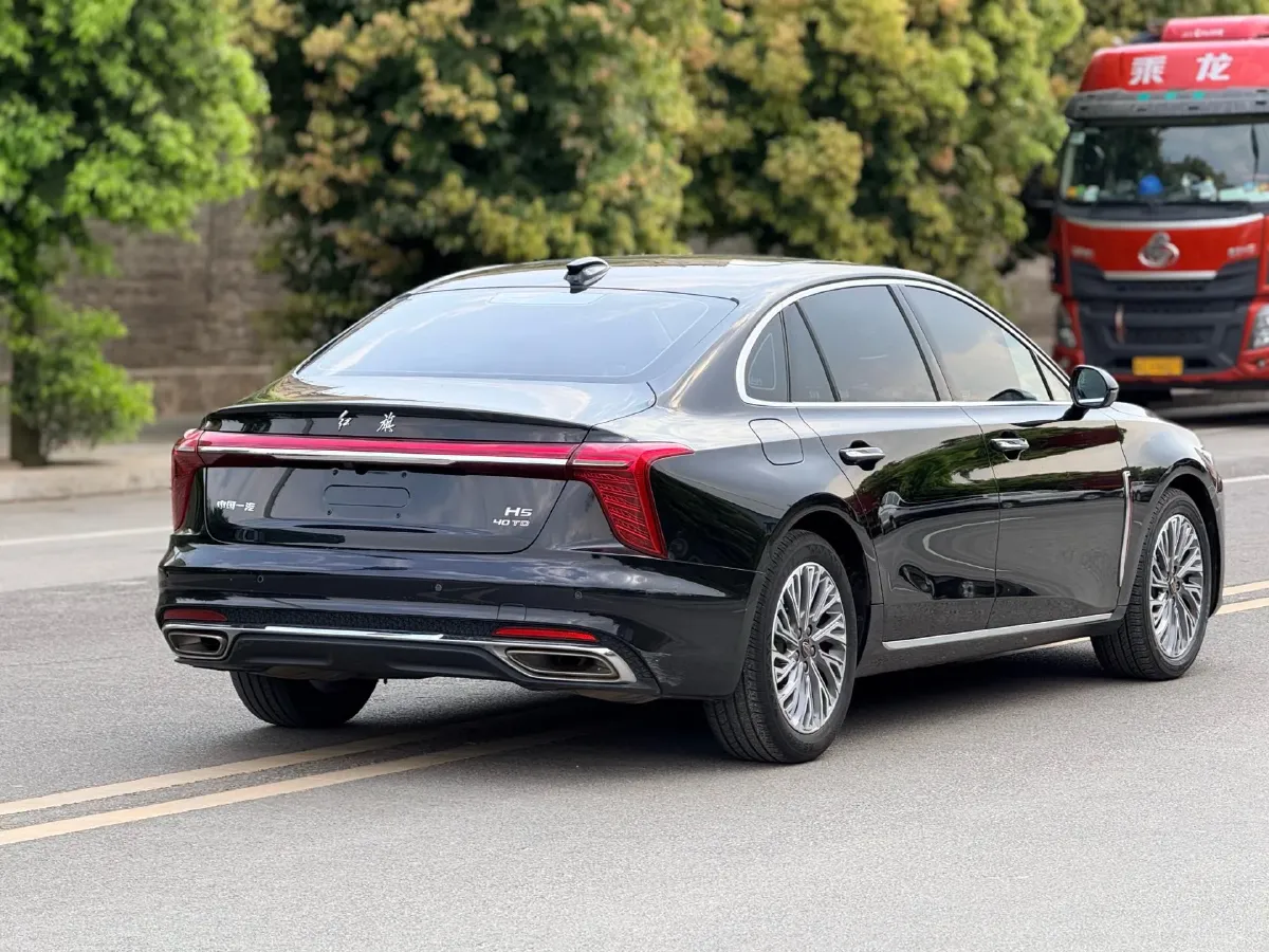 2023 HongQi H5 2.0T 224HP L4 8AT,autocango,china used car exporter,china ev exporter,chinese used car exporter,chinese used ev exporter