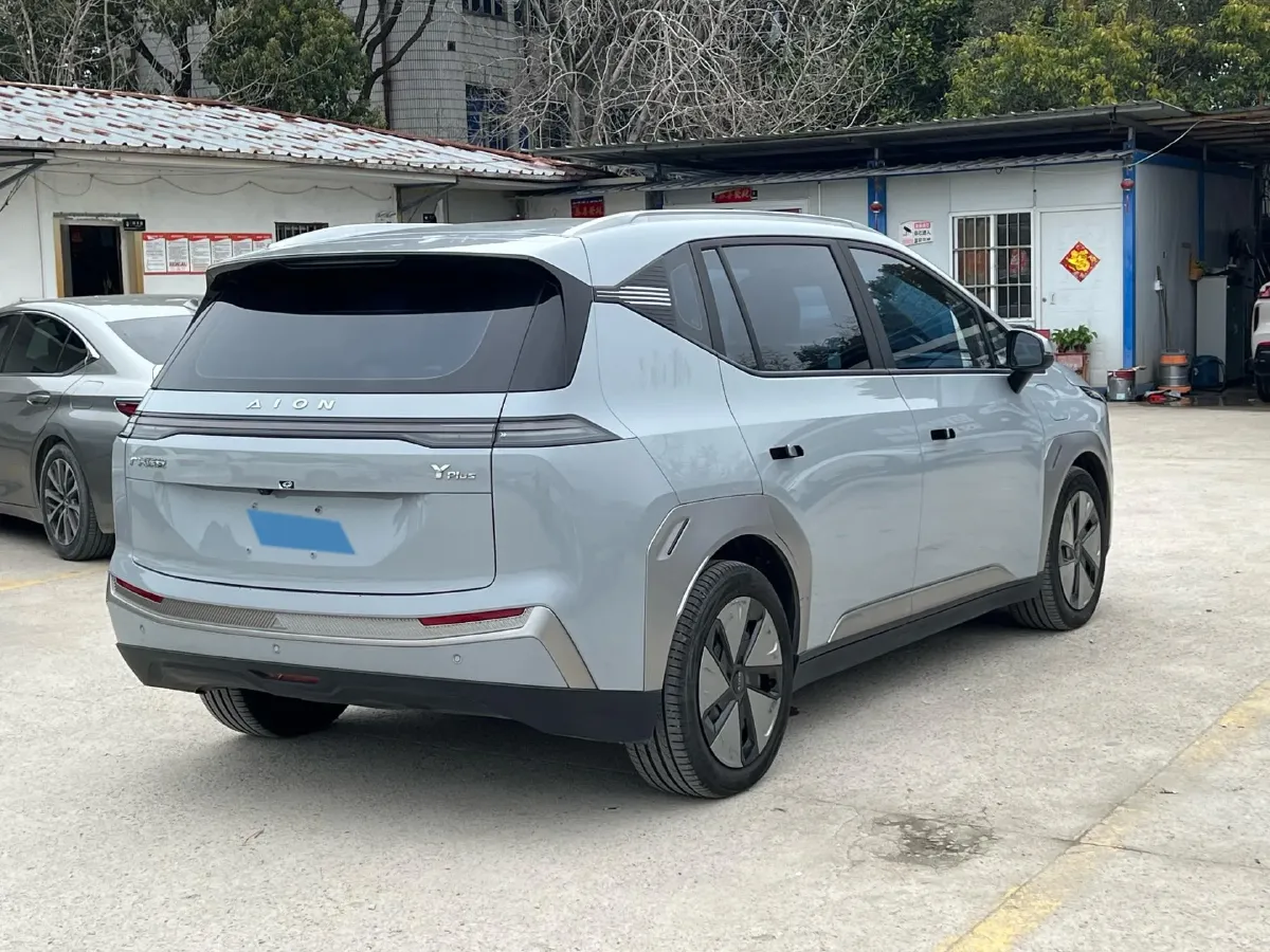2022 Geely Okavango 1.8T 184HP L4 7DCT,autocango,china used car exporter,china ev exporter,chinese used car exporter,chinese used ev exporter