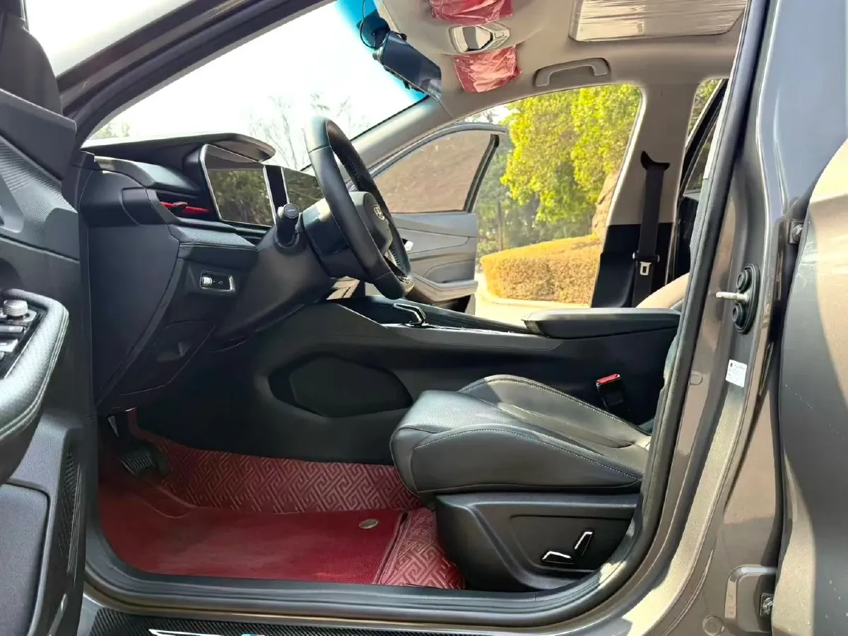 2022 Geely Binray 1.5T 181HP L4 7DCT,autocango,china used car exporter,china ev exporter,chinese used car exporter,chinese used ev exporter