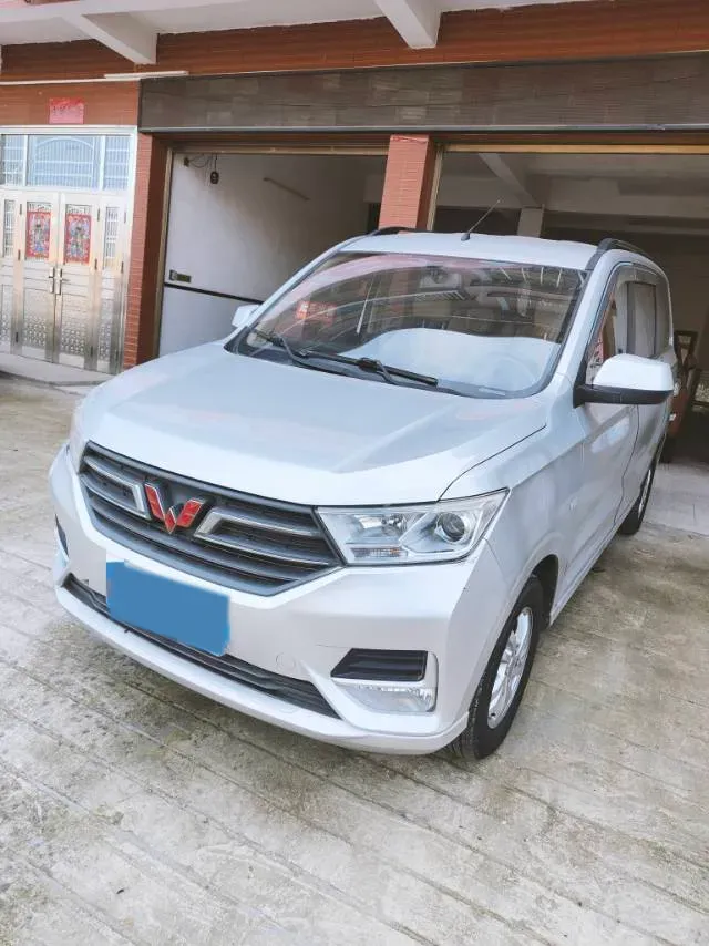 2021 WuLing HongGuang 1.5L 99HP L4 6MT,autocango,china used car exporter,china ev exporter,chinese used car exporter,chinese used ev exporter