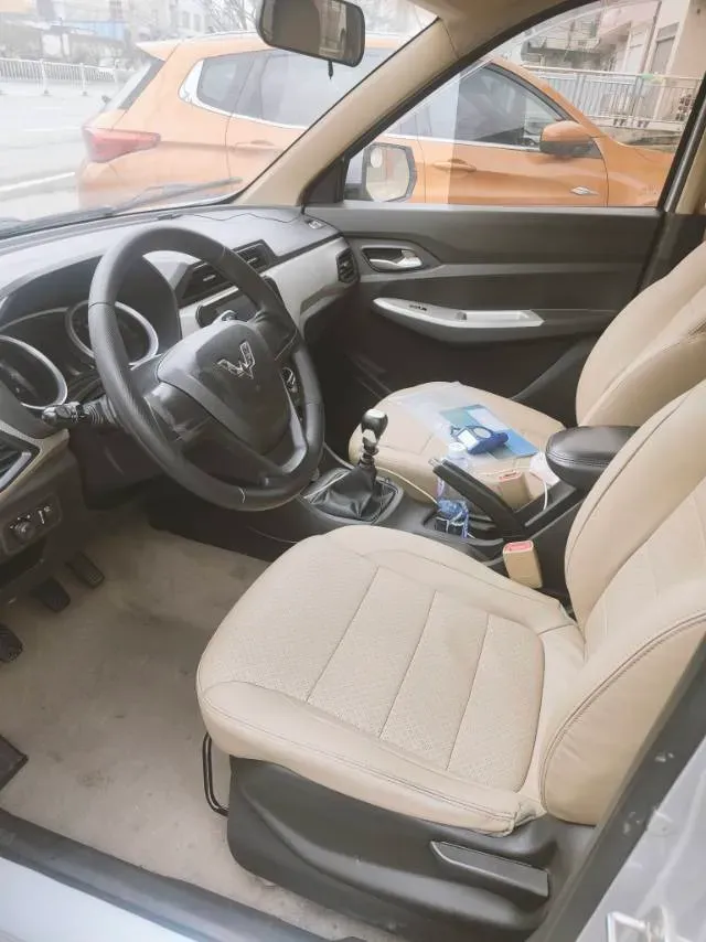 2021 WuLing HongGuang 1.5L 99HP L4 6MT,autocango,china used car exporter,china ev exporter,chinese used car exporter,chinese used ev exporter