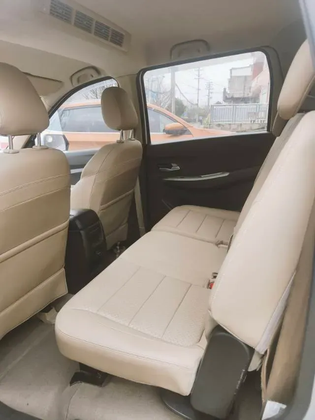 2021 WuLing HongGuang 1.5L 99HP L4 6MT,autocango,china used car exporter,china ev exporter,chinese used car exporter,chinese used ev exporter