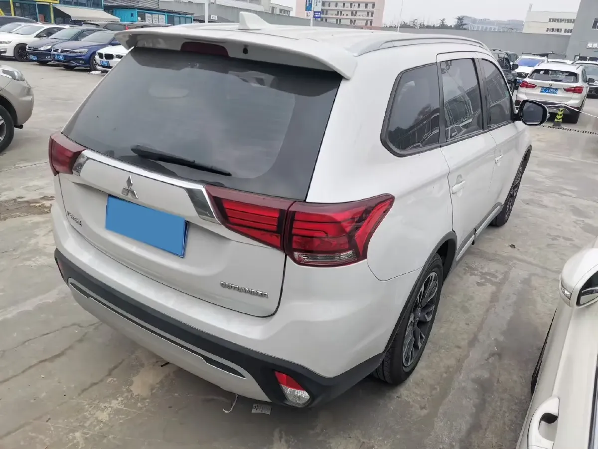 2019 Mitsubishi Outlander 2.4L 192HP L4 CVT,autocango,china used car exporter,china ev exporter,chinese used car exporter,chinese used ev exporter