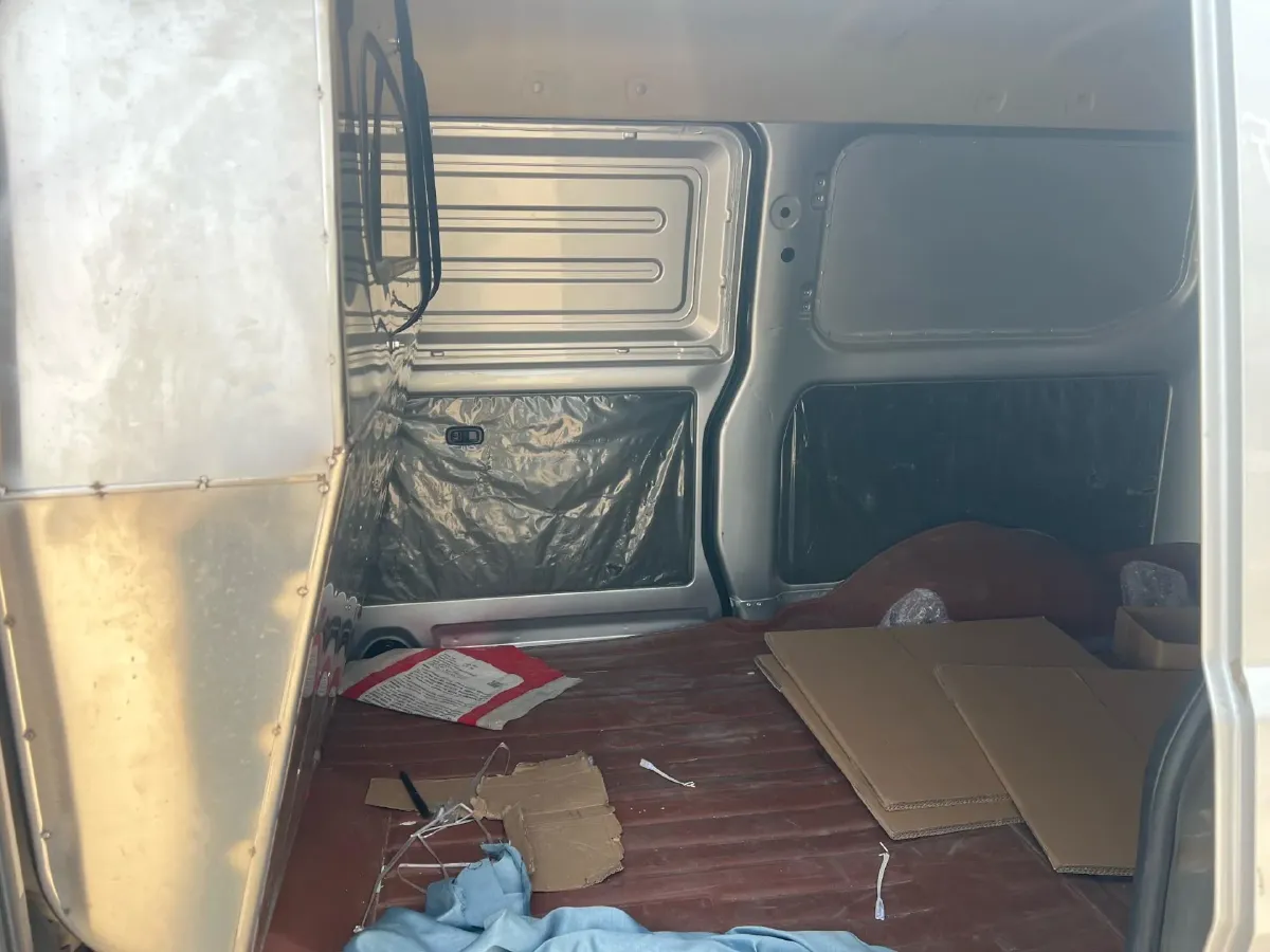 2022 WuLing RongGuang S 1.2L 76HP L4 5MT,autocango,china used car exporter,china ev exporter,chinese used car exporter,chinese used ev exporter