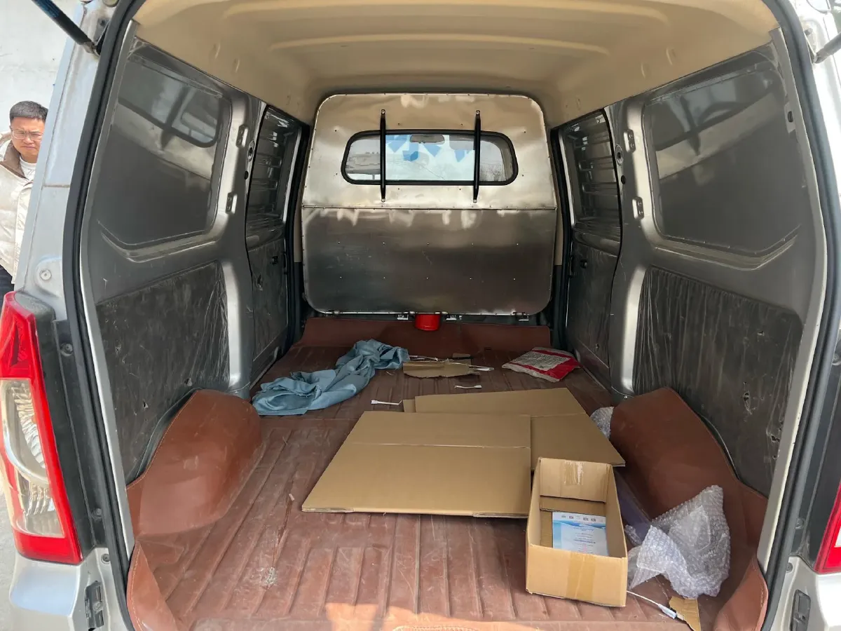 2022 WuLing RongGuang S 1.2L 76HP L4 5MT,autocango,china used car exporter,china ev exporter,chinese used car exporter,chinese used ev exporter