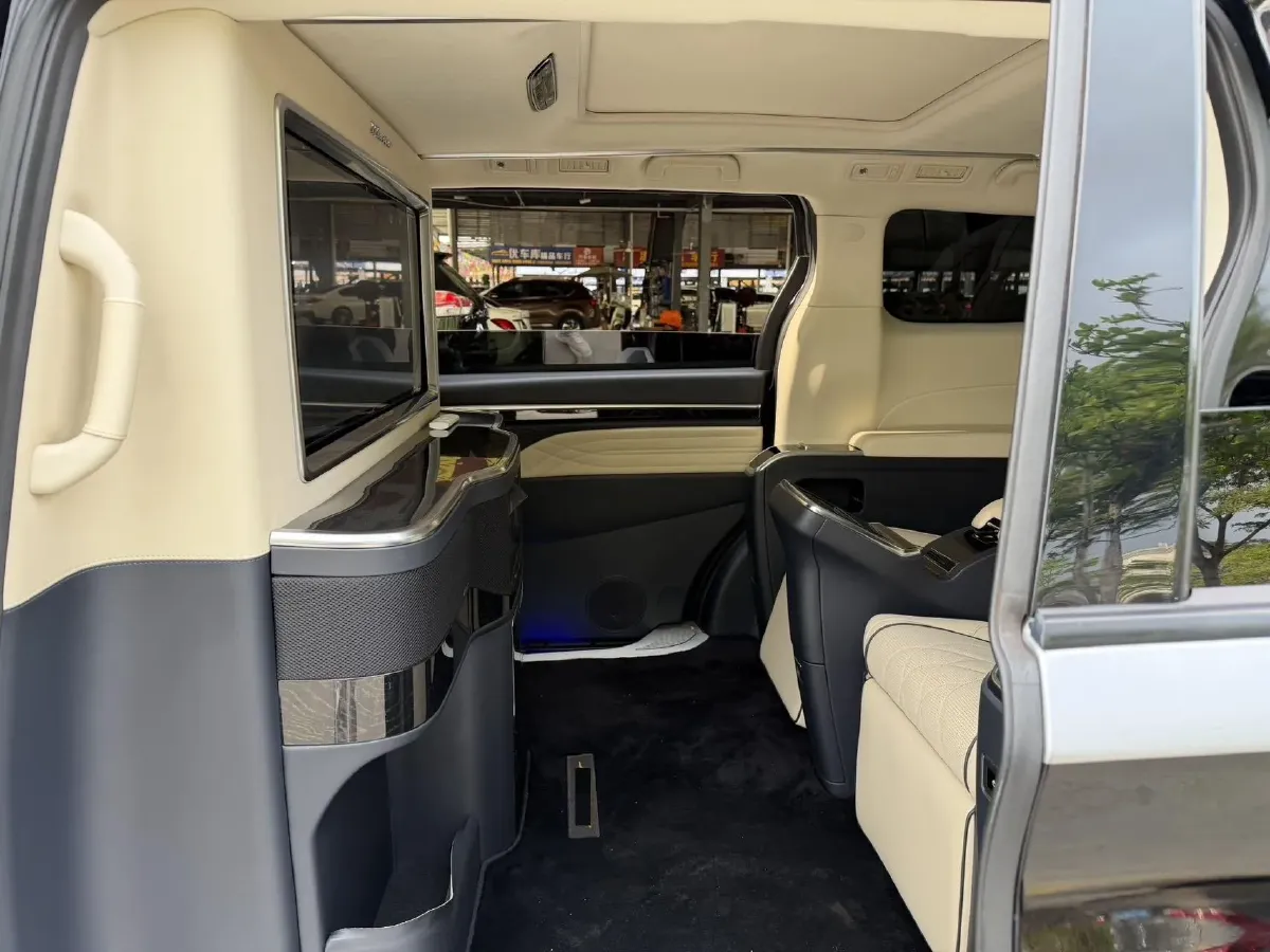 2021 GAC Trumpchi M8 2.0T 252HP L4 8AT,autocango,china used car exporter,china ev exporter,chinese used car exporter,chinese used ev exporter