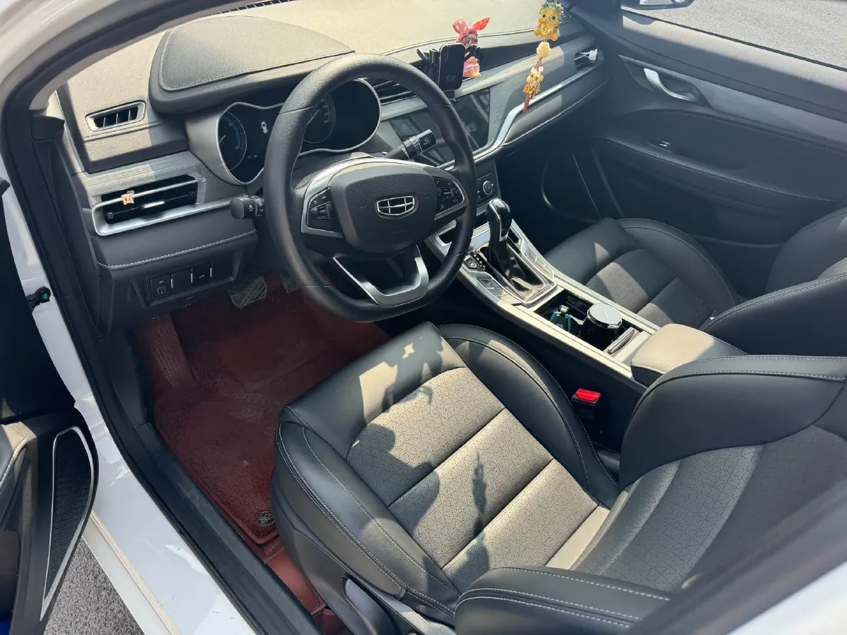 2021 BaoJun 530 1.5T 147HP L4 CVT,autocango,china used car exporter,china ev exporter,chinese used car exporter,chinese used ev exporter