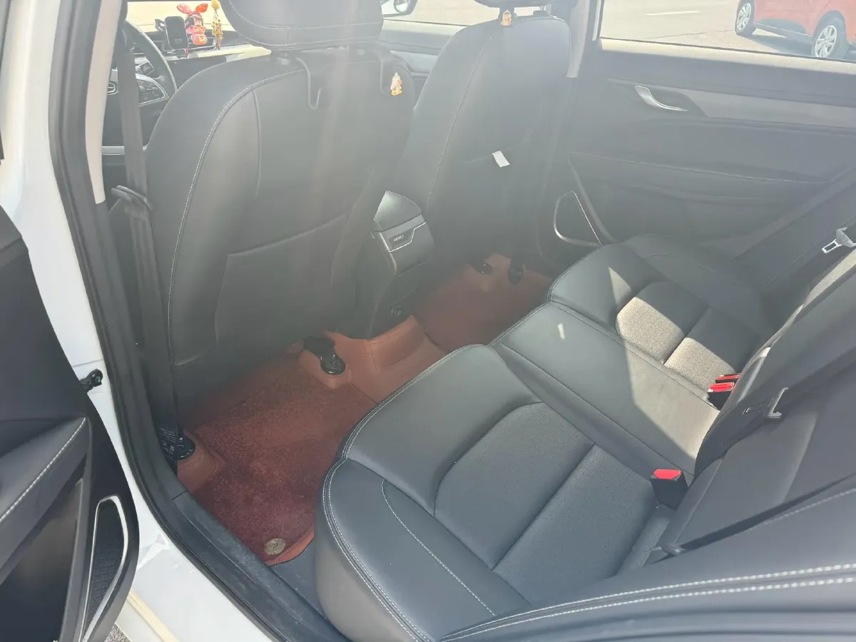 2021 BaoJun 530 1.5T 147HP L4 CVT,autocango,china used car exporter,china ev exporter,chinese used car exporter,chinese used ev exporter