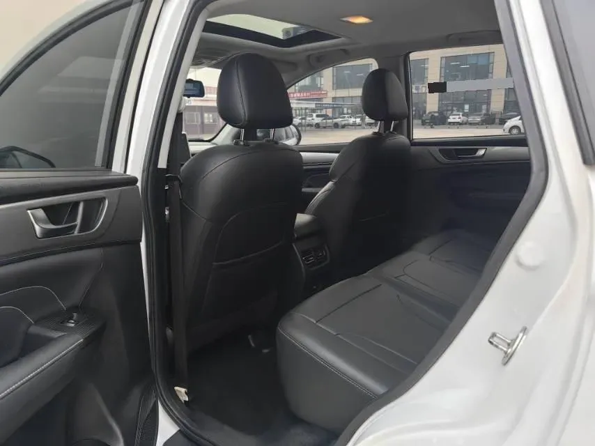 2021 Haval M6 1.5T 150HP L4 7DCT,autocango,china used car exporter,china ev exporter,chinese used car exporter,chinese used ev exporter