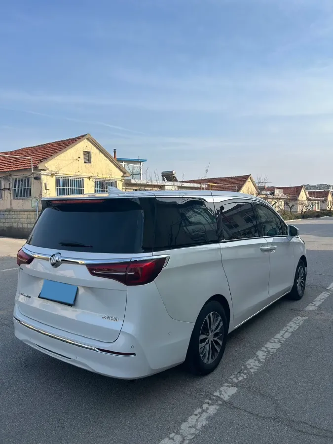2022 Buick GL8 2.0T 237HP L4 9AT,autocango,china used car exporter,china ev exporter,chinese used car exporter,chinese used ev exporter