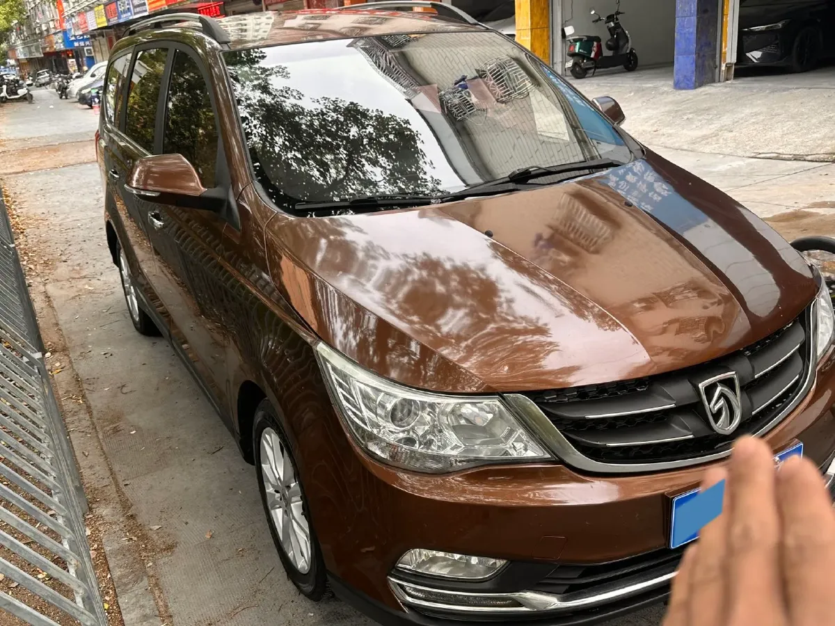 2016 BaoJun 560 1.5T 150HP L4 6MT,autocango,china used car exporter,china ev exporter,chinese used car exporter,chinese used ev exporter
