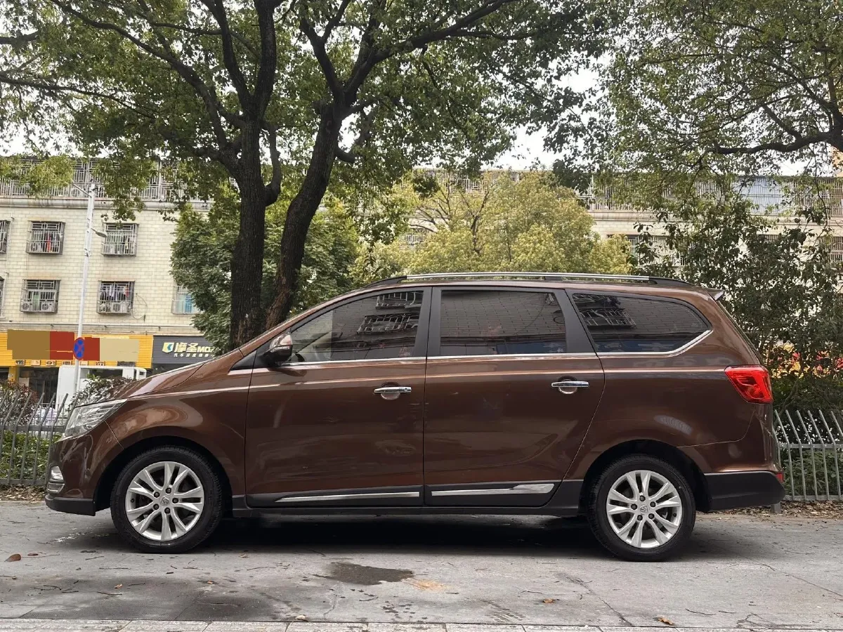 2016 BaoJun 560 1.5T 150HP L4 6MT,autocango,china used car exporter,china ev exporter,chinese used car exporter,chinese used ev exporter