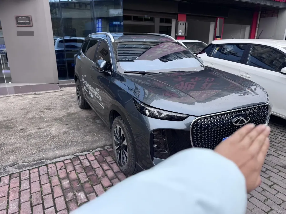 2025 Chery Tiggo 8 Plus 1.6T 197HP L4 7DCT,autocango,china used car exporter,china ev exporter,chinese used car exporter,chinese used ev exporter