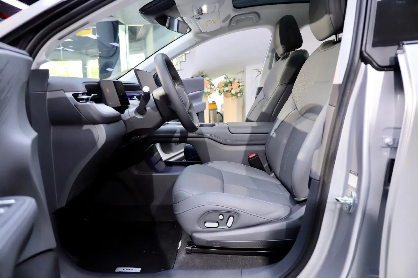 2025 Xpeng G6 BEV 68.5KWH,autocango,china used car exporter,china ev exporter,chinese used car exporter,chinese used ev exporter