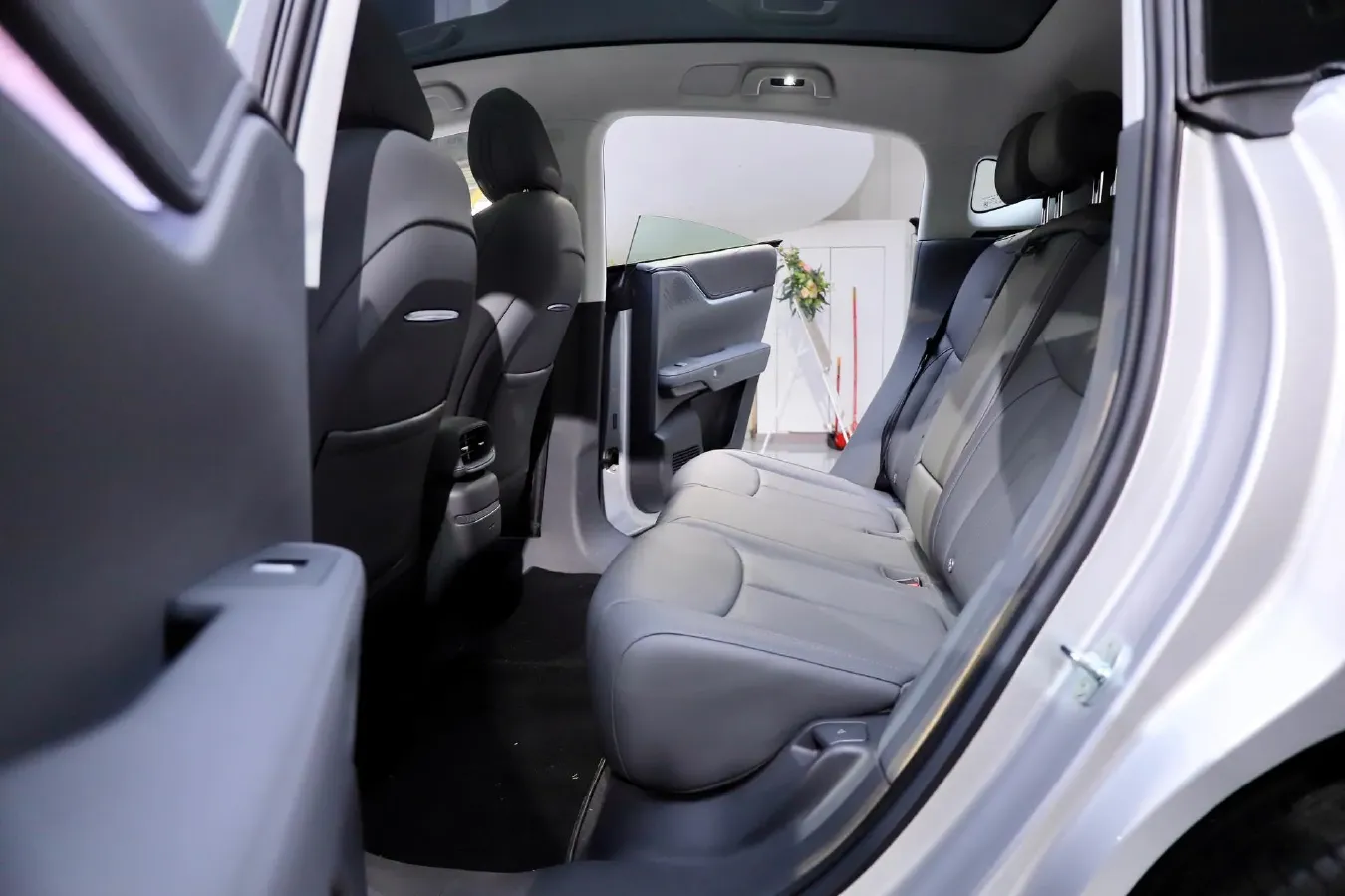 2025 Xpeng G6 BEV 68.5KWH,autocango,china used car exporter,china ev exporter,chinese used car exporter,chinese used ev exporter