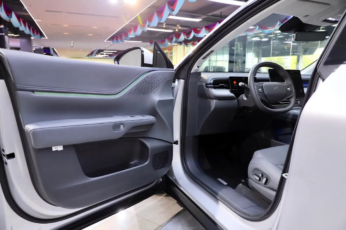 2025 Xpeng G6 BEV 68.5KWH,autocango,china used car exporter,china ev exporter,chinese used car exporter,chinese used ev exporter