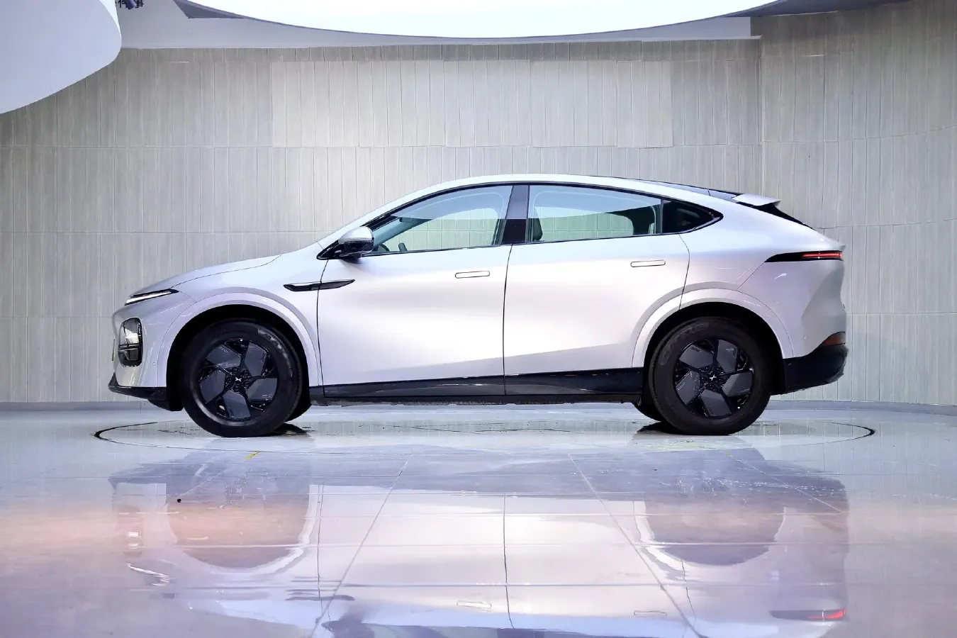 2025 Xpeng G6 BEV 68.5KWH,autocango,china used car exporter,china ev exporter,chinese used car exporter,chinese used ev exporter