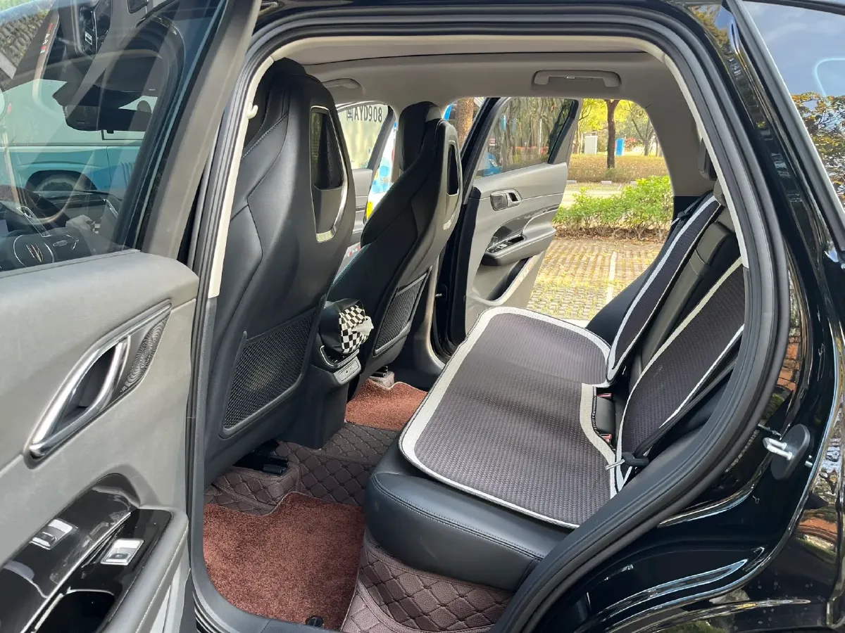 2023 HongQi HS3 1.5T 169HP L4 7DCT,autocango,china used car exporter,china ev exporter,chinese used car exporter,chinese used ev exporter