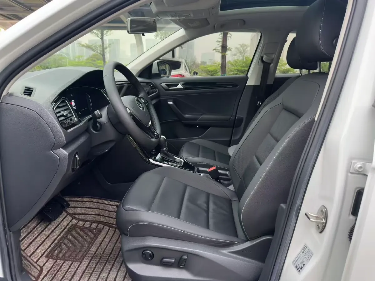 2022 Volkswagen T-Roc 1.4T 150HP L4 7DCT,autocango,china used car exporter,china ev exporter,chinese used car exporter,chinese used ev exporter