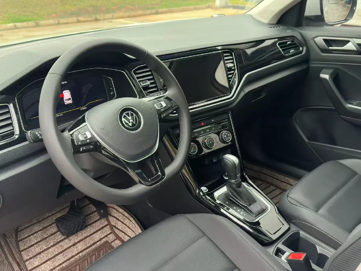 2022 Volkswagen T-Roc 1.4T 150HP L4 7DCT,autocango,china used car exporter,china ev exporter,chinese used car exporter,chinese used ev exporter