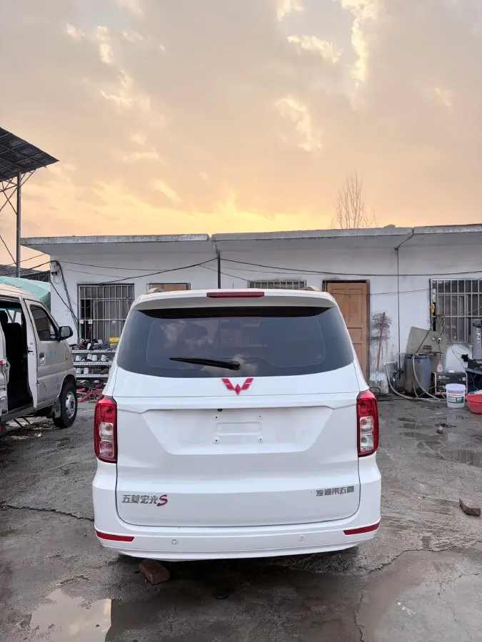 2021 WuLing RongGuang New Truck 1.5L 99HP L4 5MT,autocango,china used car exporter,china ev exporter,chinese used car exporter,chinese used ev exporter