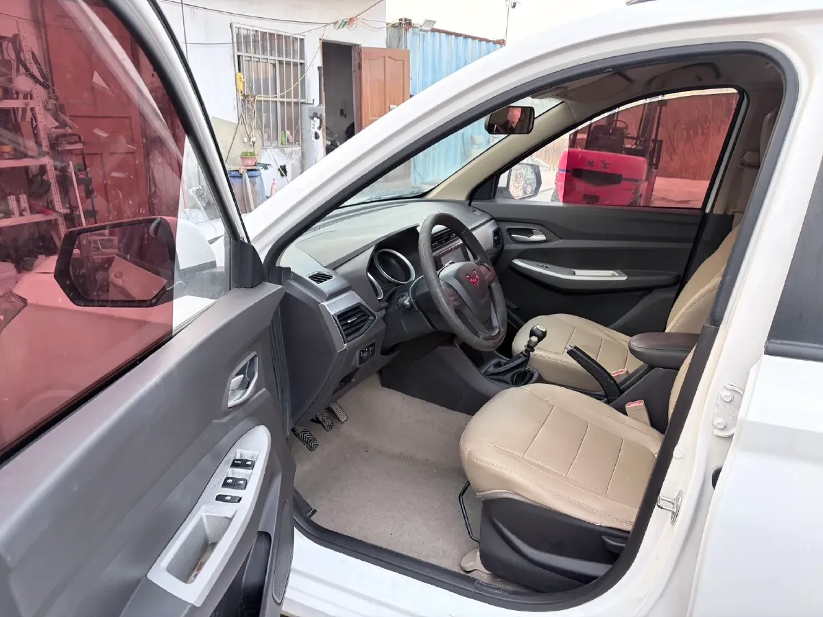 2021 WuLing RongGuang New Truck 1.5L 99HP L4 5MT,autocango,china used car exporter,china ev exporter,chinese used car exporter,chinese used ev exporter