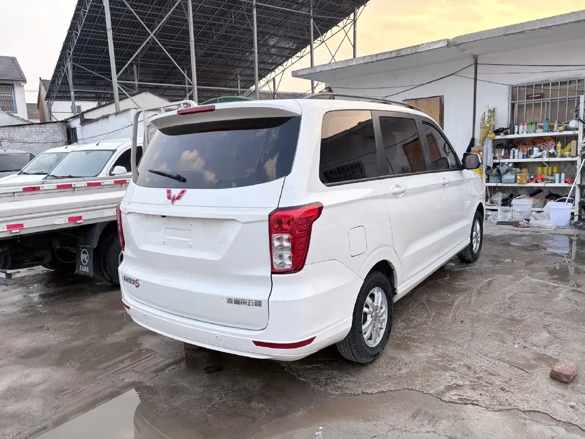 2021 WuLing RongGuang New Truck 1.5L 99HP L4 5MT,autocango,china used car exporter,china ev exporter,chinese used car exporter,chinese used ev exporter
