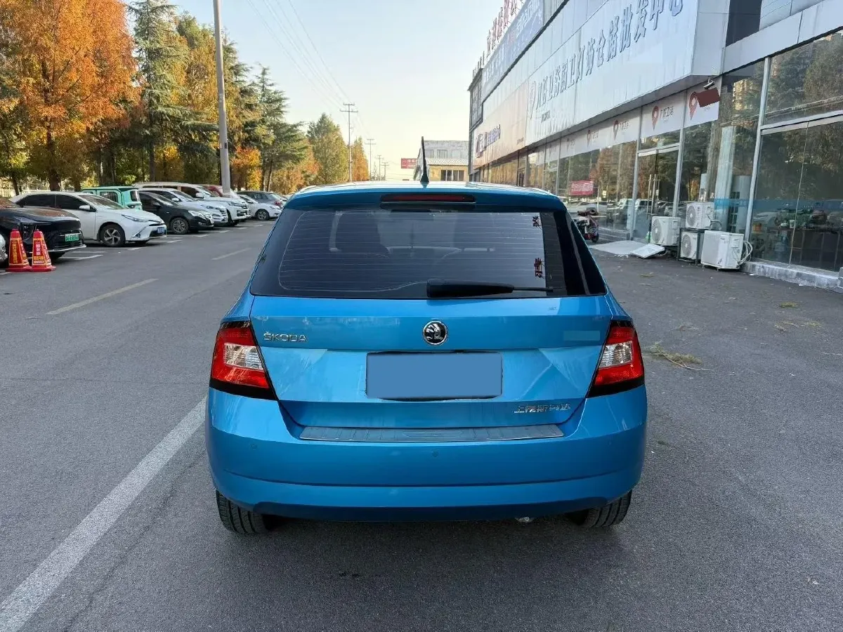2017 Skoda Fabia 1.4L 90HP L4 6AT,autocango,china used car exporter,china ev exporter,chinese used car exporter,chinese used ev exporter