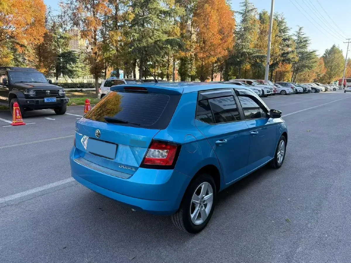 2017 Skoda Fabia 1.4L 90HP L4 6AT,autocango,china used car exporter,china ev exporter,chinese used car exporter,chinese used ev exporter