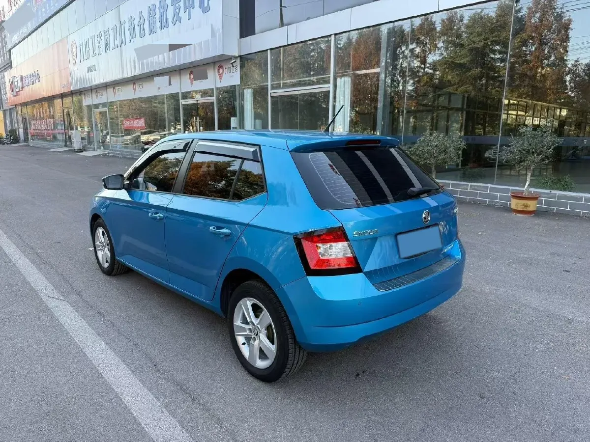 2017 Skoda Fabia 1.4L 90HP L4 6AT,autocango,china used car exporter,china ev exporter,chinese used car exporter,chinese used ev exporter