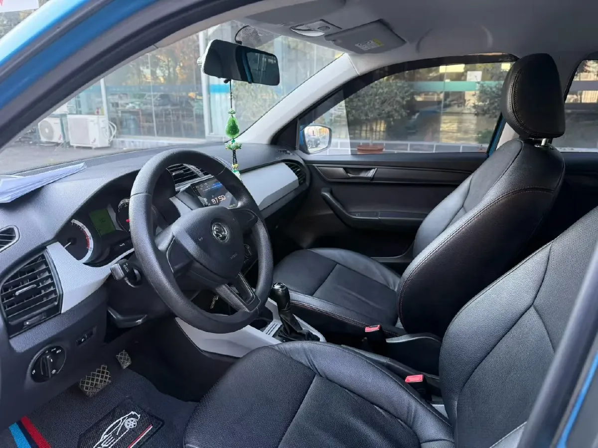 2017 Skoda Fabia 1.4L 90HP L4 6AT,autocango,china used car exporter,china ev exporter,chinese used car exporter,chinese used ev exporter