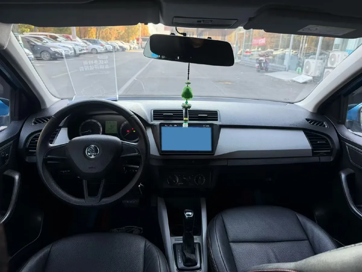 2017 Skoda Fabia 1.4L 90HP L4 6AT,autocango,china used car exporter,china ev exporter,chinese used car exporter,chinese used ev exporter