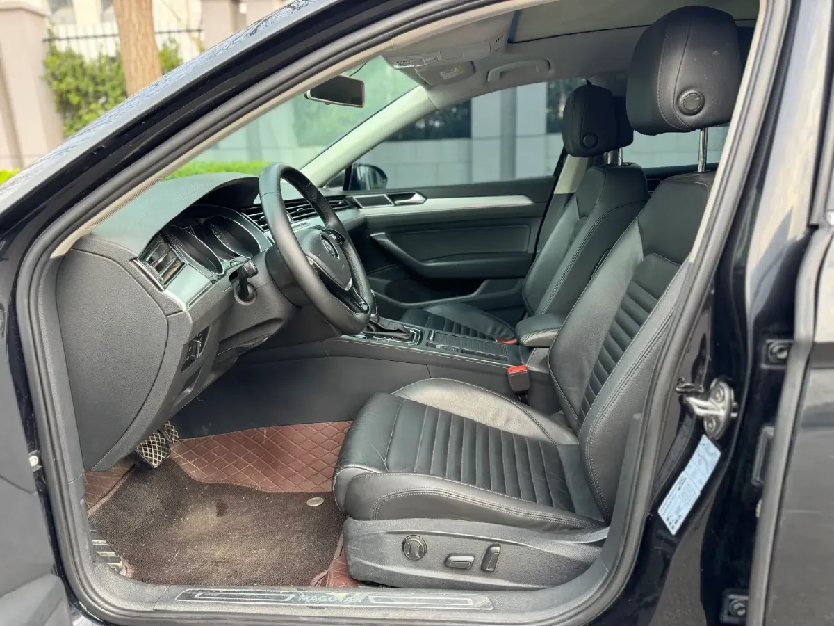 2018 Volkswagen Magotan 1.8T 180HP L4 7DCT,autocango,china used car exporter,china ev exporter,chinese used car exporter,chinese used ev exporter