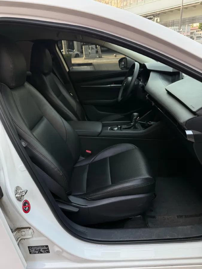 2021 Mazda 3 Axela 2.0L 158HP L4 6AT,autocango,china used car exporter,china ev exporter,chinese used car exporter,chinese used ev exporter